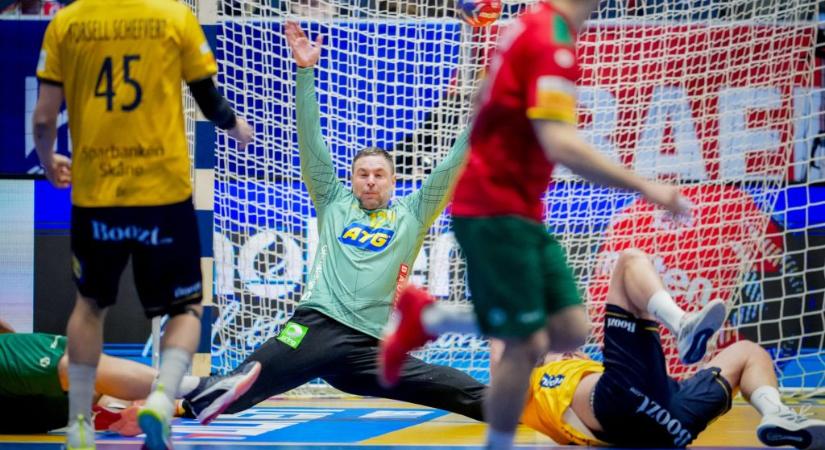 Kézilabda-Eb: fejbe dobták a felkészülési meccsen, bevérzett a szeme a klasszis kapusnak