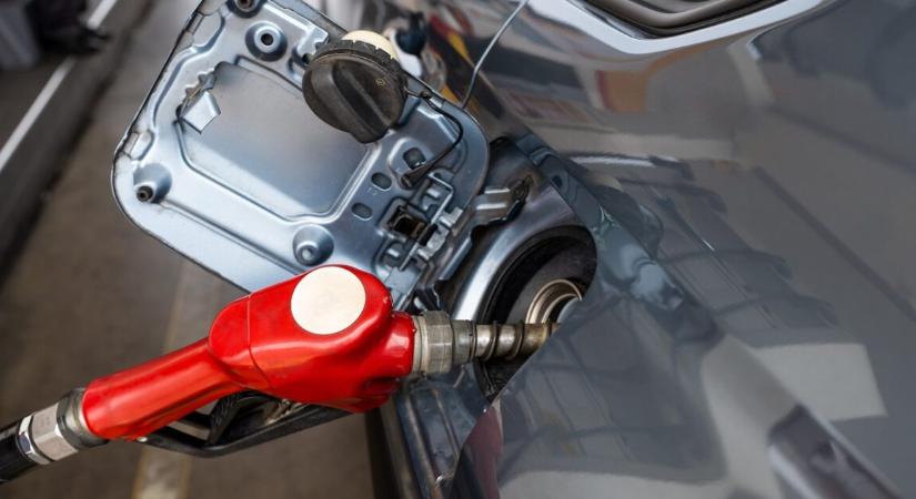 Jó híreket kaptak az autósok a pénteki tankolások előtt