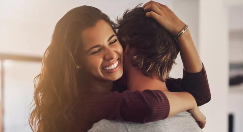 Ez a 6 tulajdonság tesz majd „főnyeremény barátnővé” a férfiak szemében