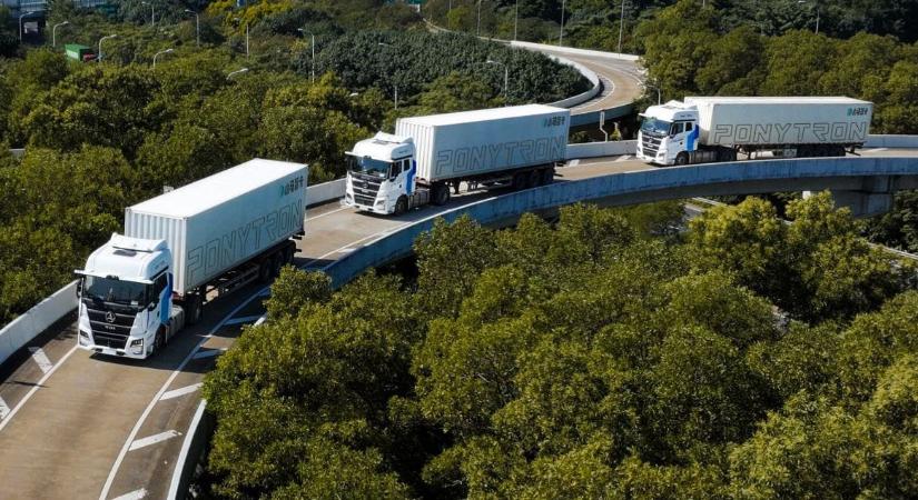 Olyan technológiát tesztelnek Kínában, ahol egy sofőr öt kamiont vezet egyszerre