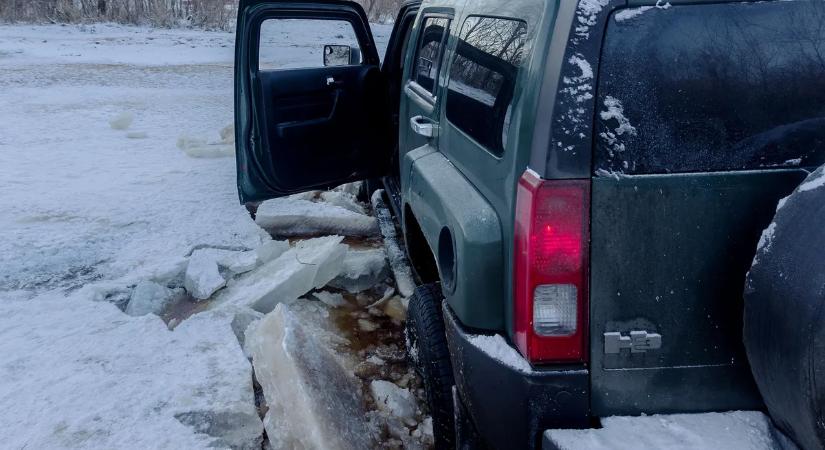 Kezd befagyni a Balaton, előkerült a Hummer, amelyik jégre ment - mutatjuk hol