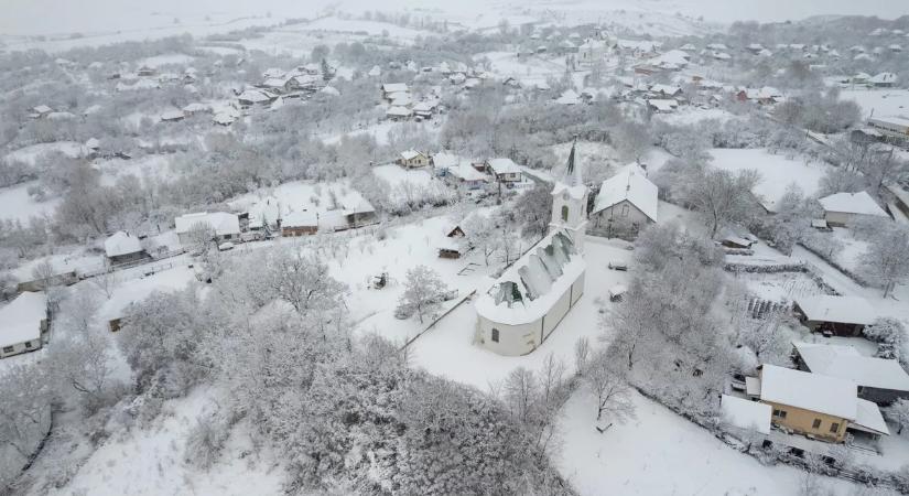 Ezért kerülünk a havazás miatt romantikus hangulatba