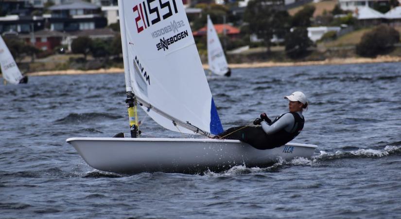 Érdi Mária ezüstérmet szerzett az ausztrál nyílt vitorlázó bajnokságon – kiváló formában folytatja a nemzetközi versenyzést