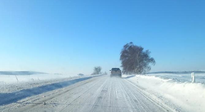 Fejér vármegyében magasabb hókupacokat emelt a szél
