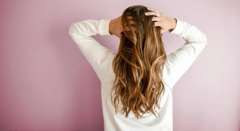 Folyton fáradt vagy? Összefüggésben állhat a hajszíneddel!