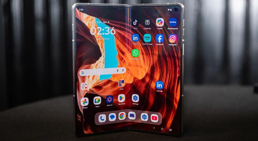 Hivatalos a Motorola Razr Fold