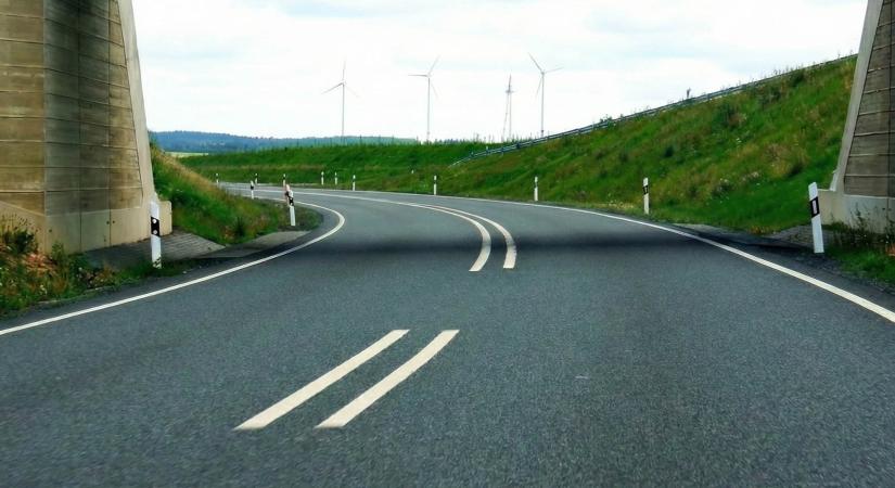 Ritka látvány: dupla szaggatott vonal – Sokan nem tudják, mit jelent