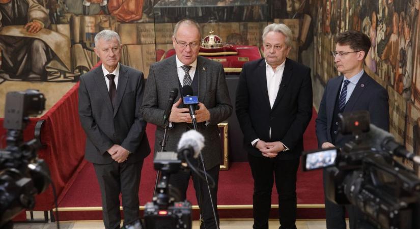 820 millió forintot kap vissza Székesfehérvár (galéria)