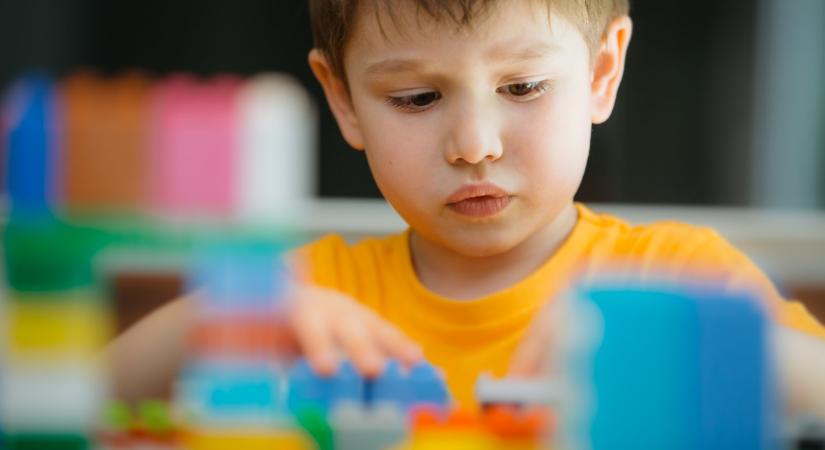 Újdonságot mutatott be a LEGO, jön az okoskocka