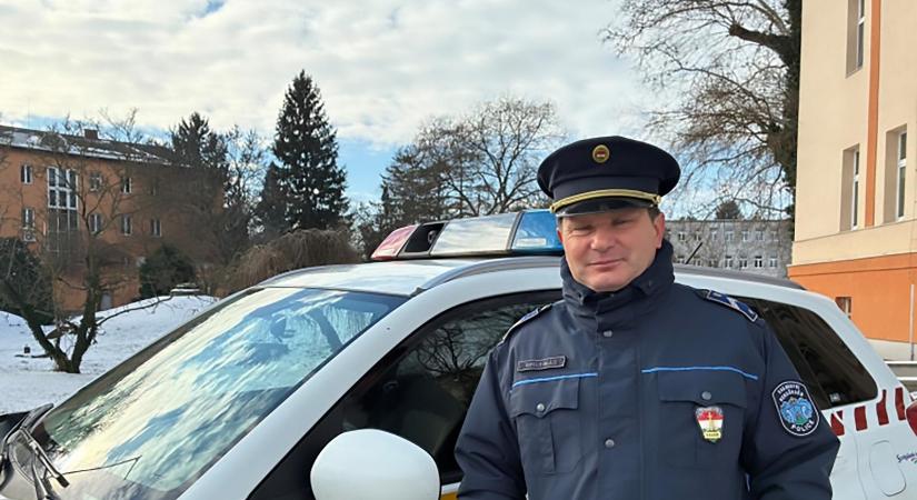 Idős férfi életét mentette meg Tanakajdon egy gyermekével szánkózó rendőr