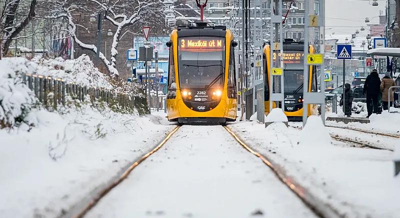 Új villamossal indult az új év Budapesten
