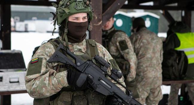 Litvánia pár száz katonát küld Ukrajnába a békekötés után