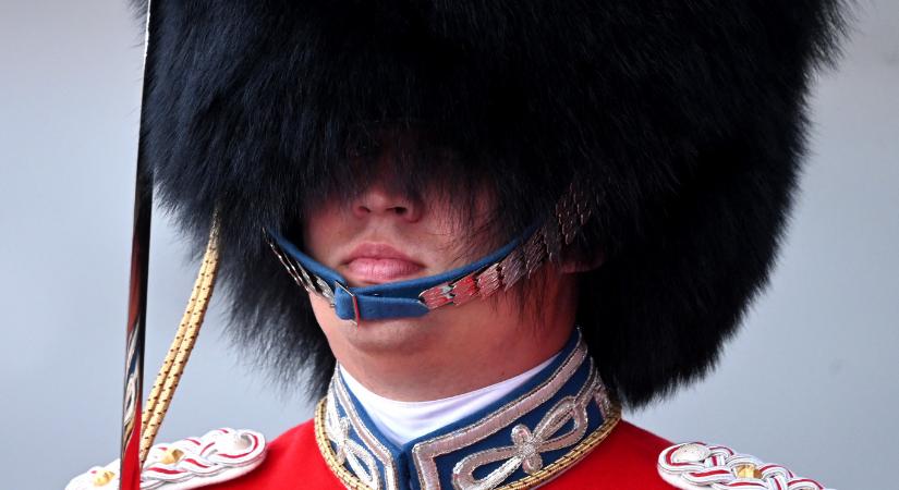 A dán kormány megerősítette az a katonai utasítást, ami alapján parancs nélkül is le lehet lőni a Grönlandra érkező megszállókat