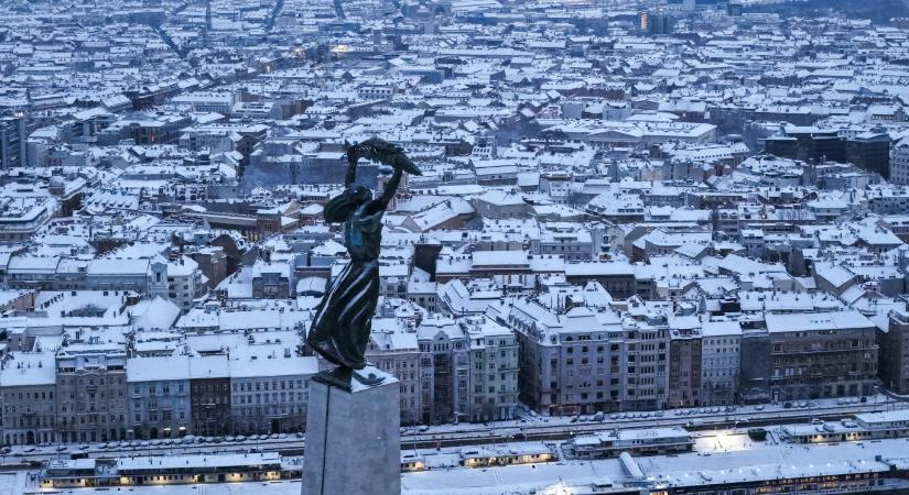 Minden adott ahhoz, hogy a mostani legyen az elmúlt évek leghidegebb éjszakája, aztán jön az ónos eső