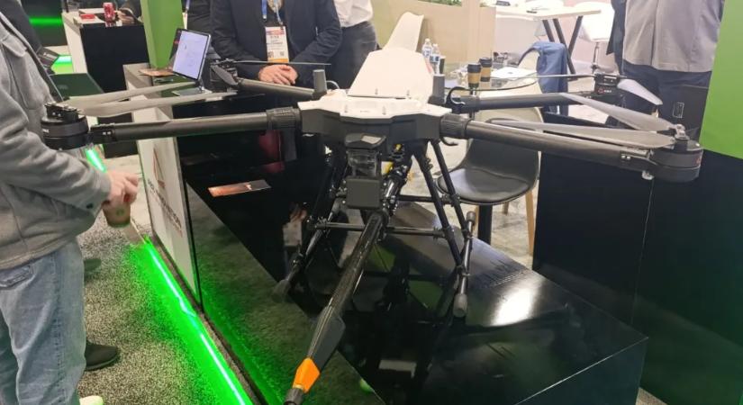 A magyar cégek NASA-hoz kikerülő okospaddal, ablakmosó drónnal és vízmentő okostűzcsappal utaztak Vegasba