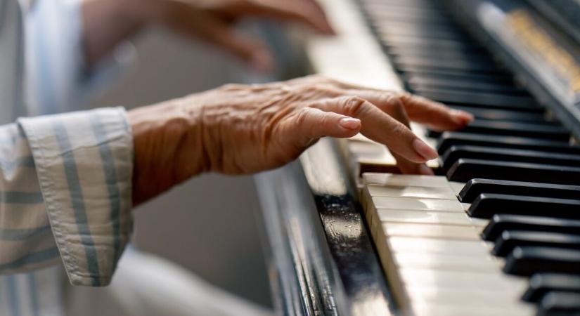 Egy 79 éves, demenciával élő nyugdíjas tanárnőt keresnek