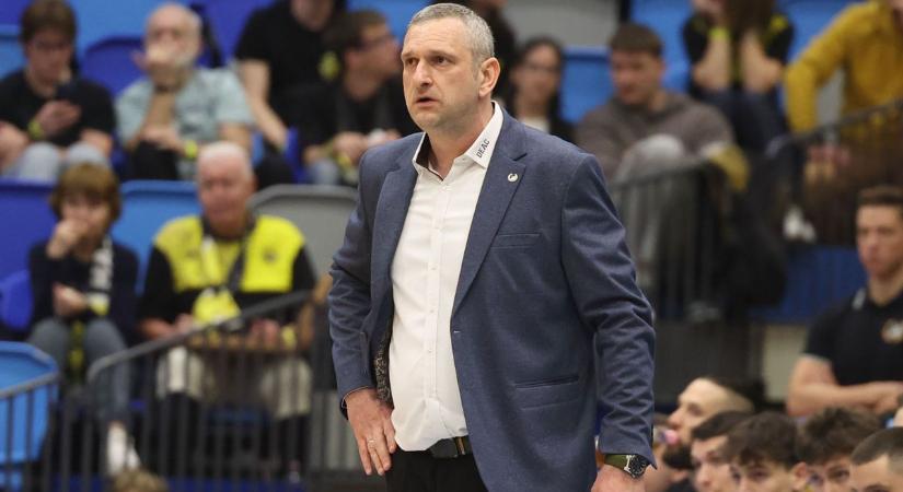 Ismerős szakember veszi át a Szedeák kispadját