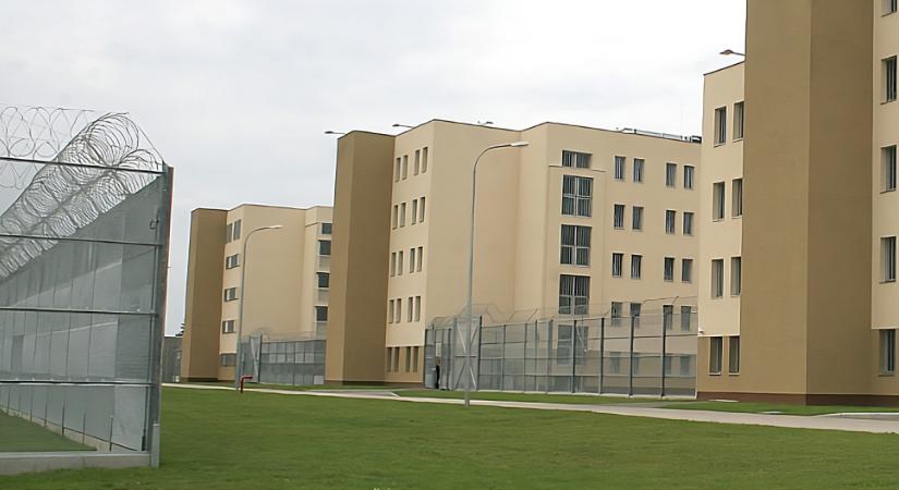 Úgy összevertek egy rabot karácsonykor a szombathelyi börtönben, hogy később belehalt a sérüléseibe