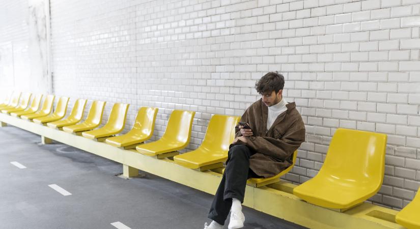 Havazás – Lázár János: minden busz- és vasúti várótermet megnyitottunk a hideg miatt