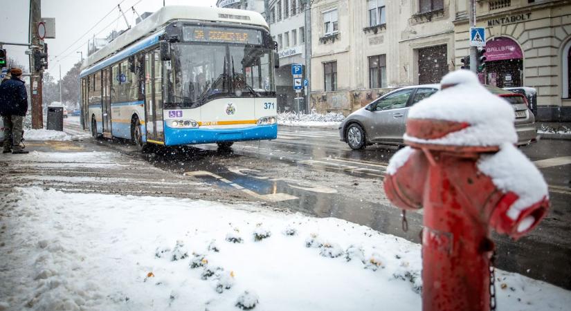 Beütött a tél a buszoknál, ezeken a településeken már meg sem állnak