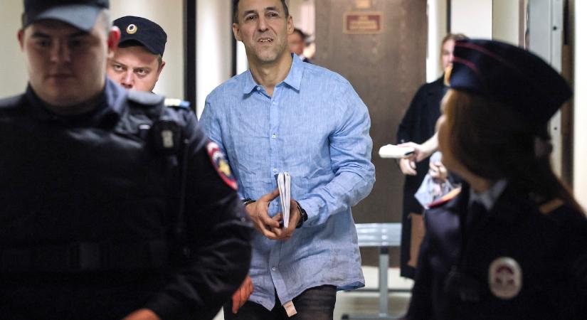 Párizs és Moszkva kicserélte „foglyaikat”