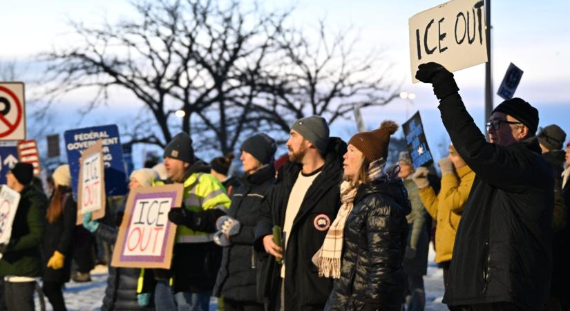 Minneapolis lángol: halálos lövés után tüntetések, könnygáz és letartóztatások