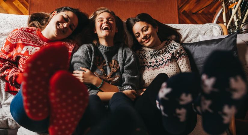 Ezért lehet, hogy ugyanakkor menstruálsz a barátnőiddel – íme, mit mond a tudomány