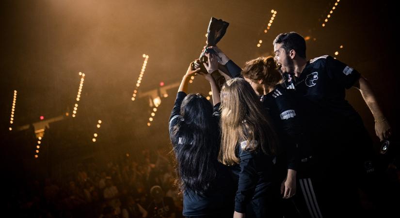 Egy nonprofit tartaná lélegeztetőgépen a női Counter-Strike-ot