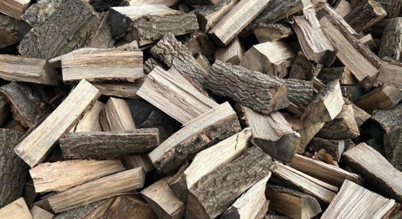 Csaknem kétszázezren kaptak ingyenes tüzelőanyagot a kistelepüléseken