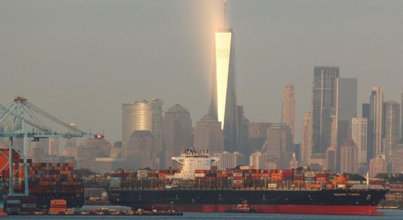 Közeledik a nagy döntés: Trump egész vámháborúját megfordíthatja a legfelsőbb bíróság