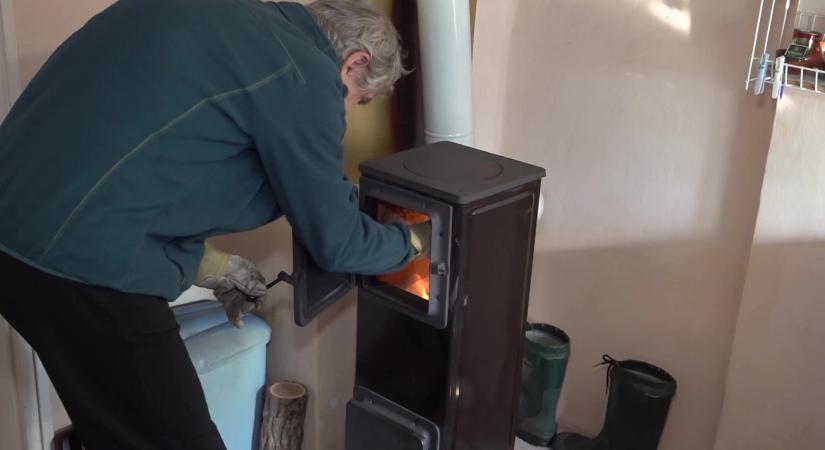 Tűzifára szánt milliárdok: a kormány szerint elég, az önkormányzatok szerint nem