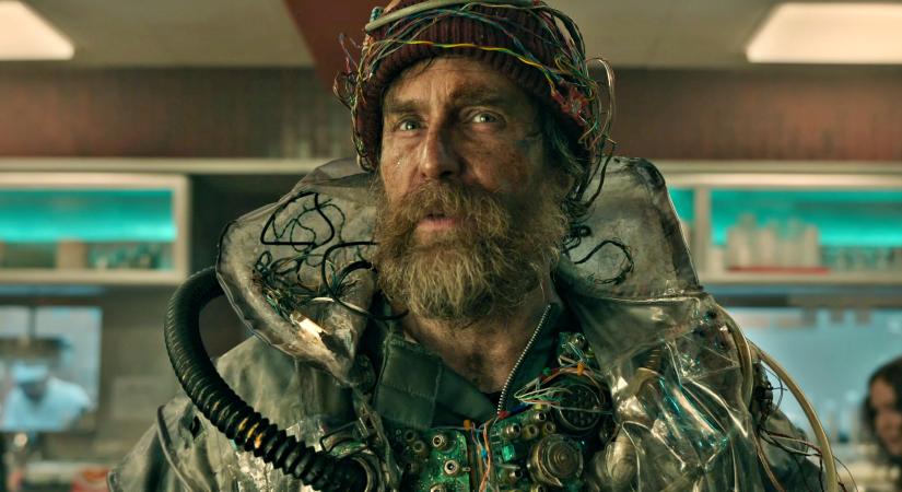 Good Luck, Have Fun, Don't Die: Új előzetes érkezett Gore Verbinski totál őrült sci-fijéhez, amelyben egy időutazó toboroz harcosokat a múltból, hogy megállítsák az MI-t