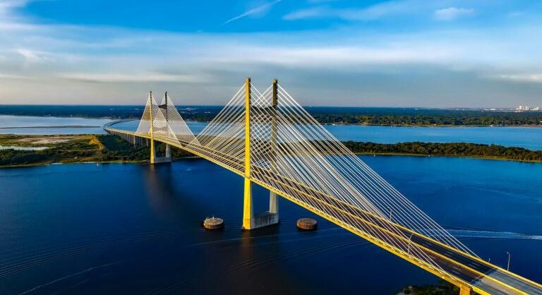 Florida új törvénnyel állt elő: az állami alapok 10%-t Bitcoinba fektetik