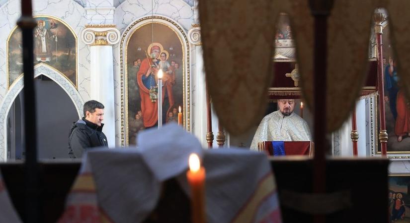 Így ünneplik a medinai szerbek a karácsonyt (képgalériával)