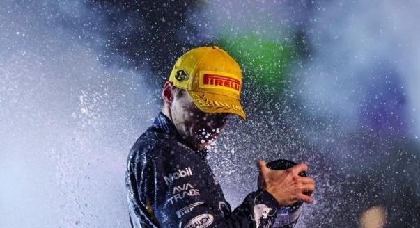 Verstappenről szóltak a hírek csütörtökön