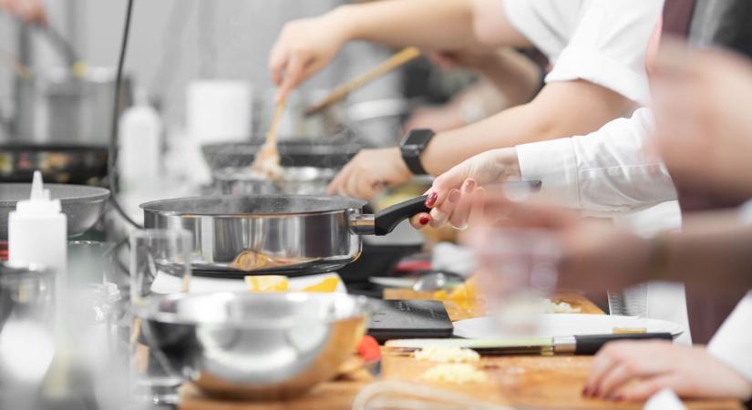 Munkavállalás külföldön: nyelvtudás nélkül érdemes Ausztriában próbálkozni?