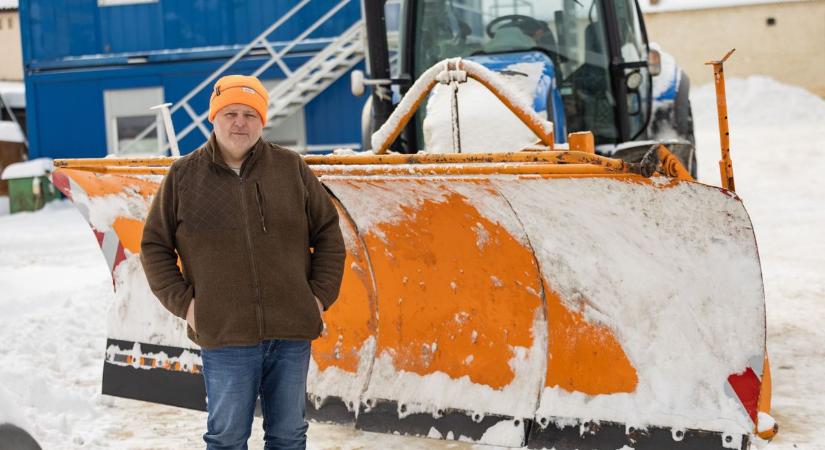 Ilyen a hóhelyzet Tardoson, már szilveszter óta dolgoznak az utakon