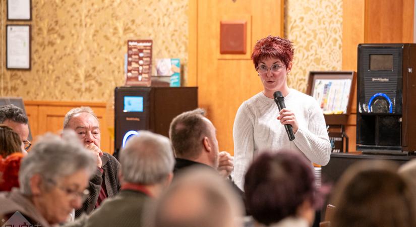 Türelem, tudatosság, empátia – Teltházas volt az Alzheimer Café