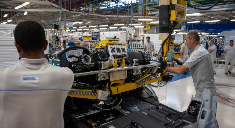 Haláltusáját vívja az olasz autóipar