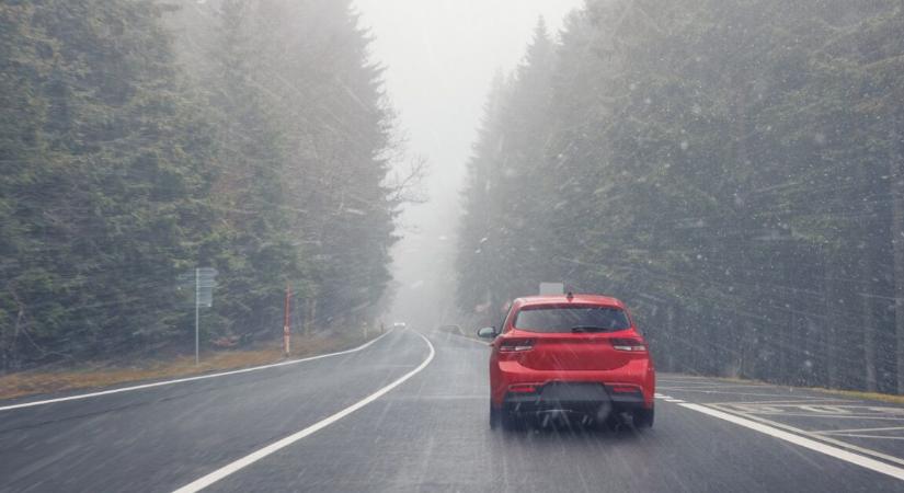 Aki teheti, pénteken inkább ne üljön autóba – ami most jön, az igen veszélyes lehet