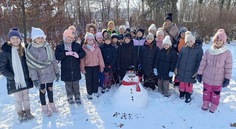 Első alkalommal rendeztek hóemberépítő versenyt Pápán (galéria  videó)