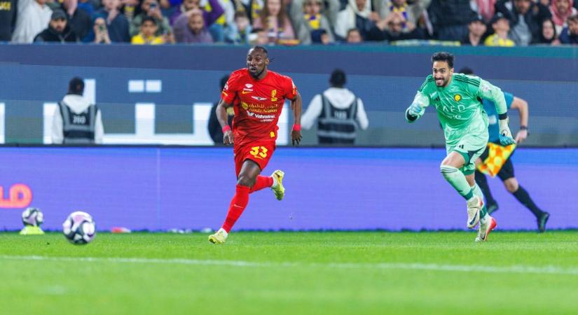 Cristiano Ronaldóék kapusa laza akart lenni, komikus gól lett belőle