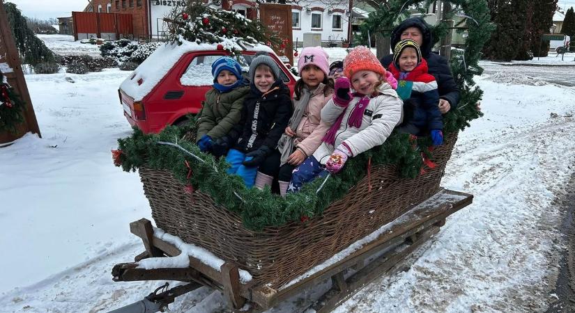 A szili óvodások ritka téli élményei, lovas szánon járták be a falut - Fotó