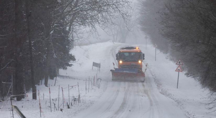 Itt a döntés: bezárnak az első iskolák Magyarországon az ítéletidő miatt – online oktatásra állnak át
