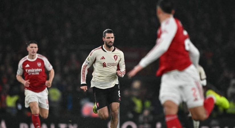 Szoboszlainak ezúttal is volt egy veszélyes szabadrúgása az Arsenal ellen, mégis centiken múlt, hogy ne kapjon ki a Liverpool