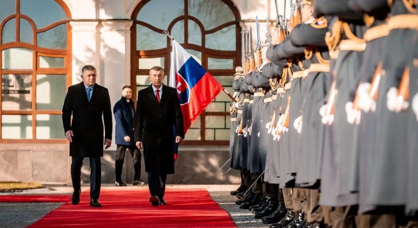 Szlovákiában feléledt, amitől Ursula von der Leyen rettegett: a lengyeleknek is üzentek