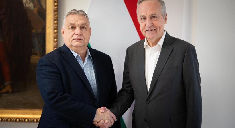 Kontrát Károly váratlanul visszalépett