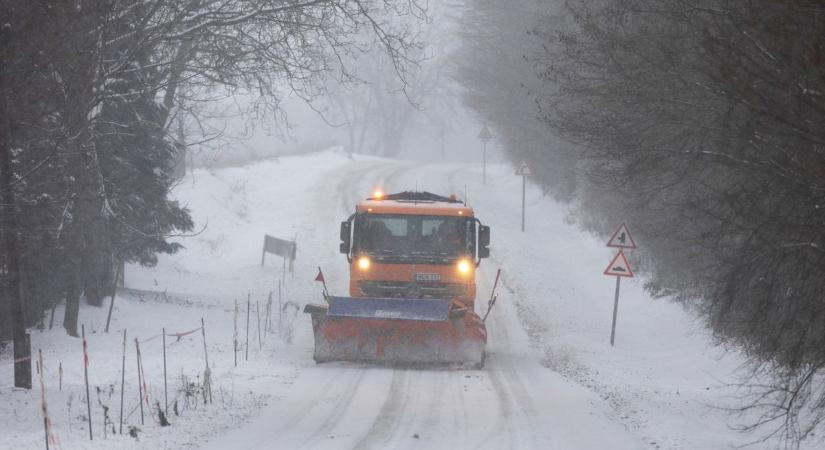 Tovább tombol az ítéletidő: bezártak az első iskolák és bíróságok