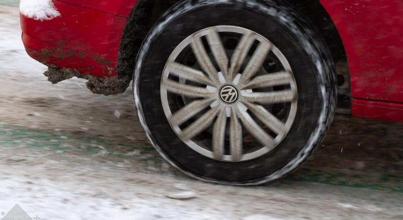 Téli időjárás: továbbra is óvatosan közlekedjetek!