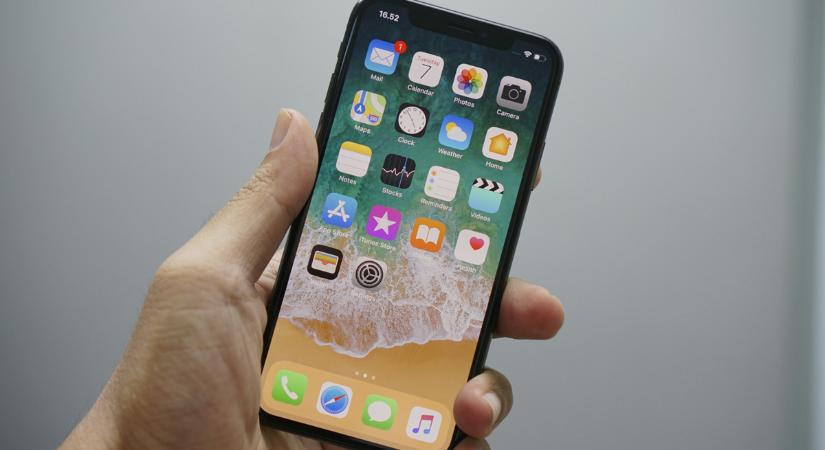 19 évvel ezelőtt mutatták be az első iPhone-t: így nézett ki